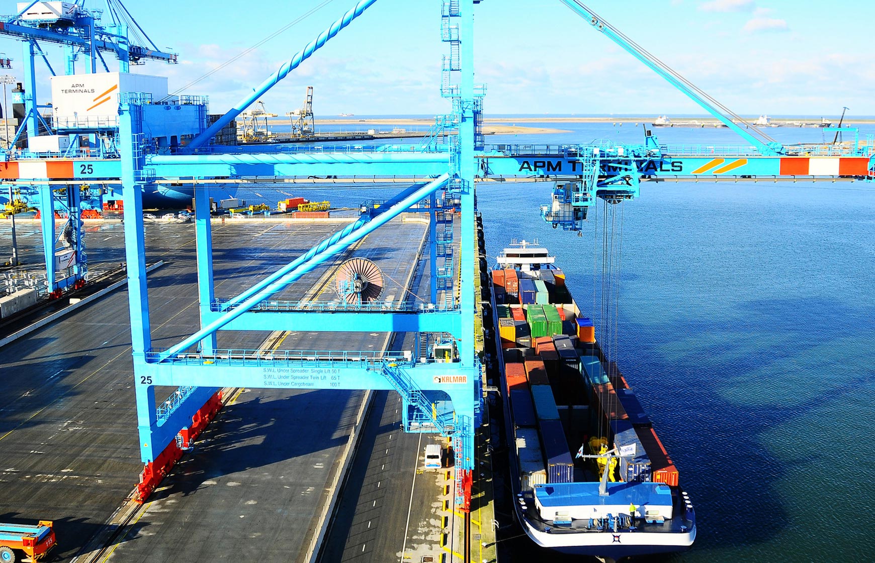 Quay And Marine - APM Terminals
